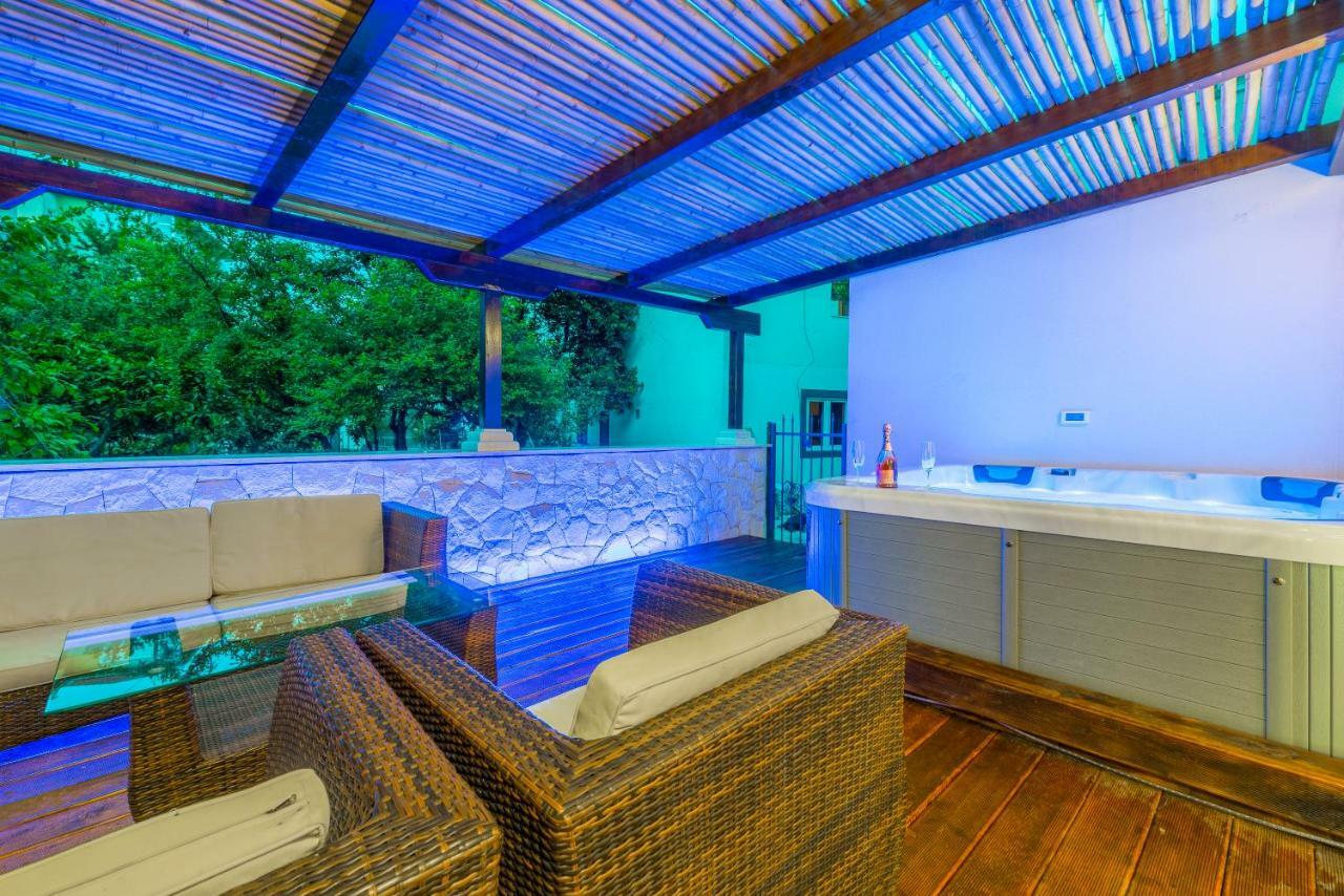 Alena Luxury Apartment With Jacuzzi Split Exterior foto